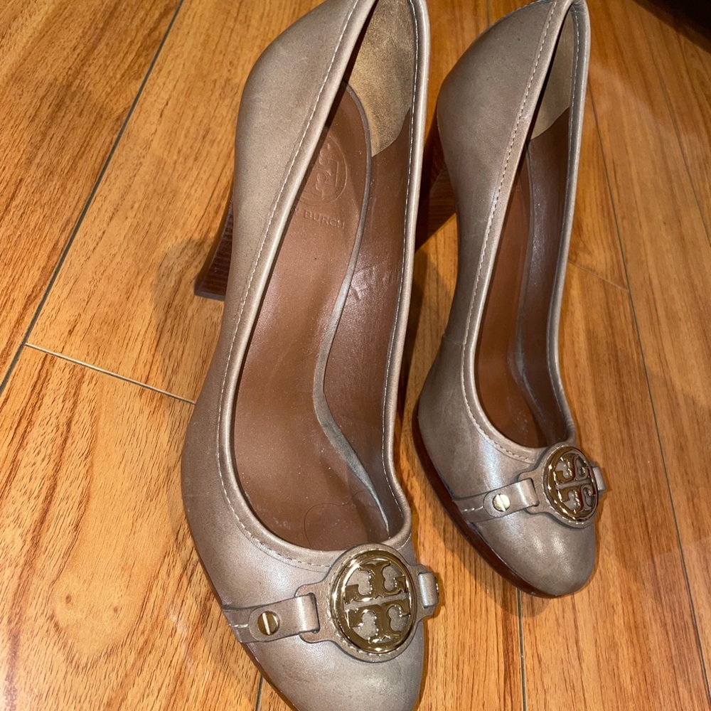 Tory Burch Pump